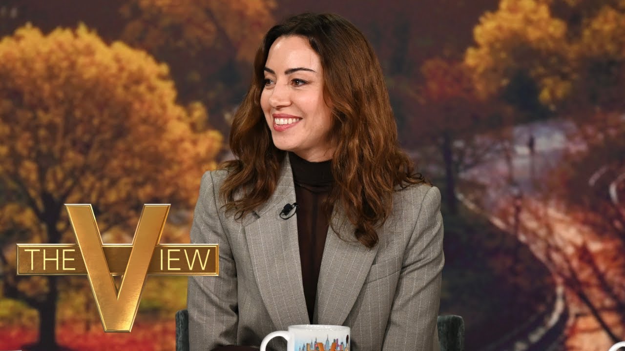 Aubrey Plaza award show