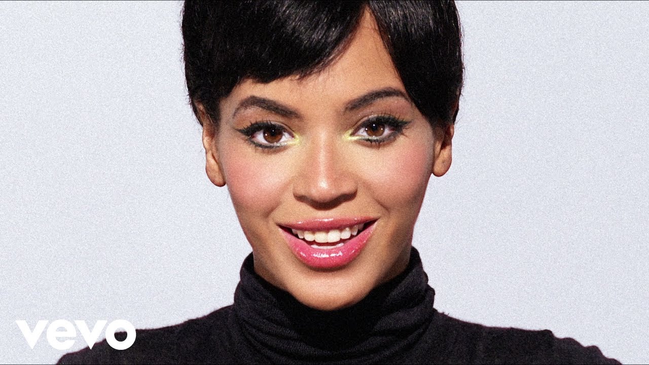 Beyoncé performing Halo live - showcasing her iconic vocal range