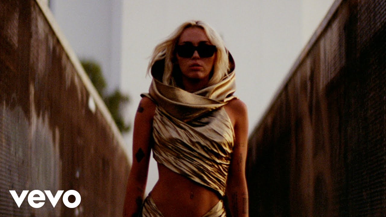 Miley Cyrus Flowers official music video