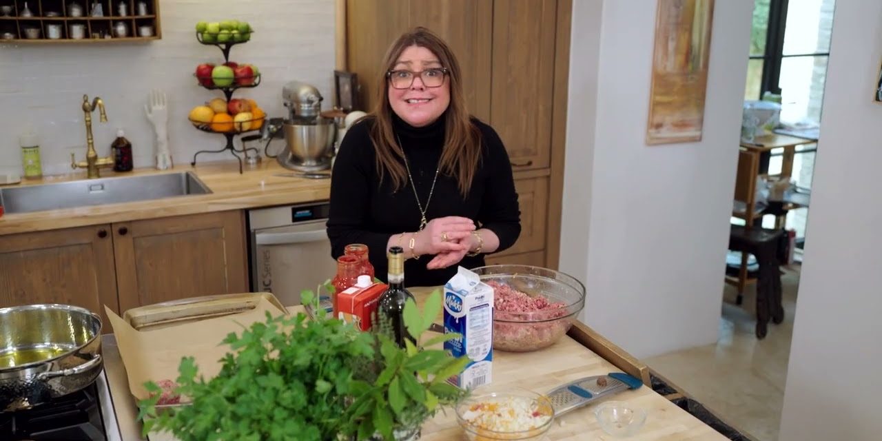 Rachael Ray Net Worth 2025: How the Food Star Built Her $100M Empire