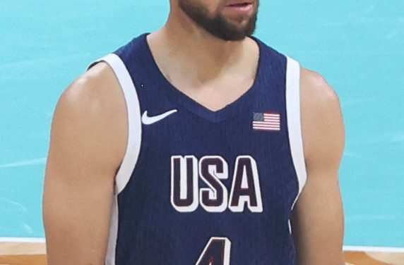Stephen Curry Net Worth 2026: The $160M Basketball Empire