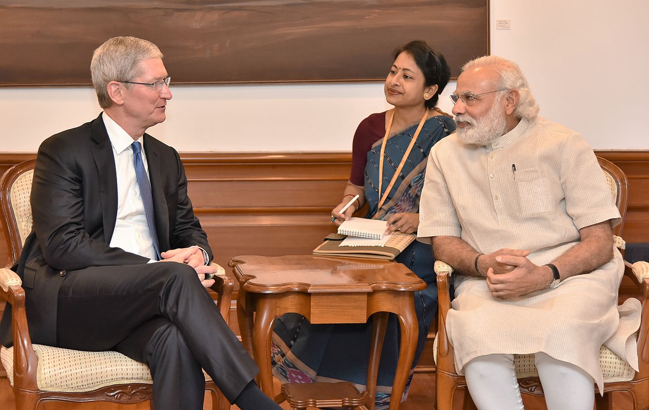 Tim Cook image
