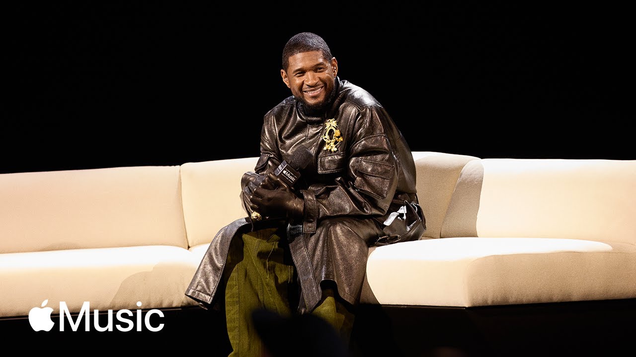 Usher Raymond IV performing