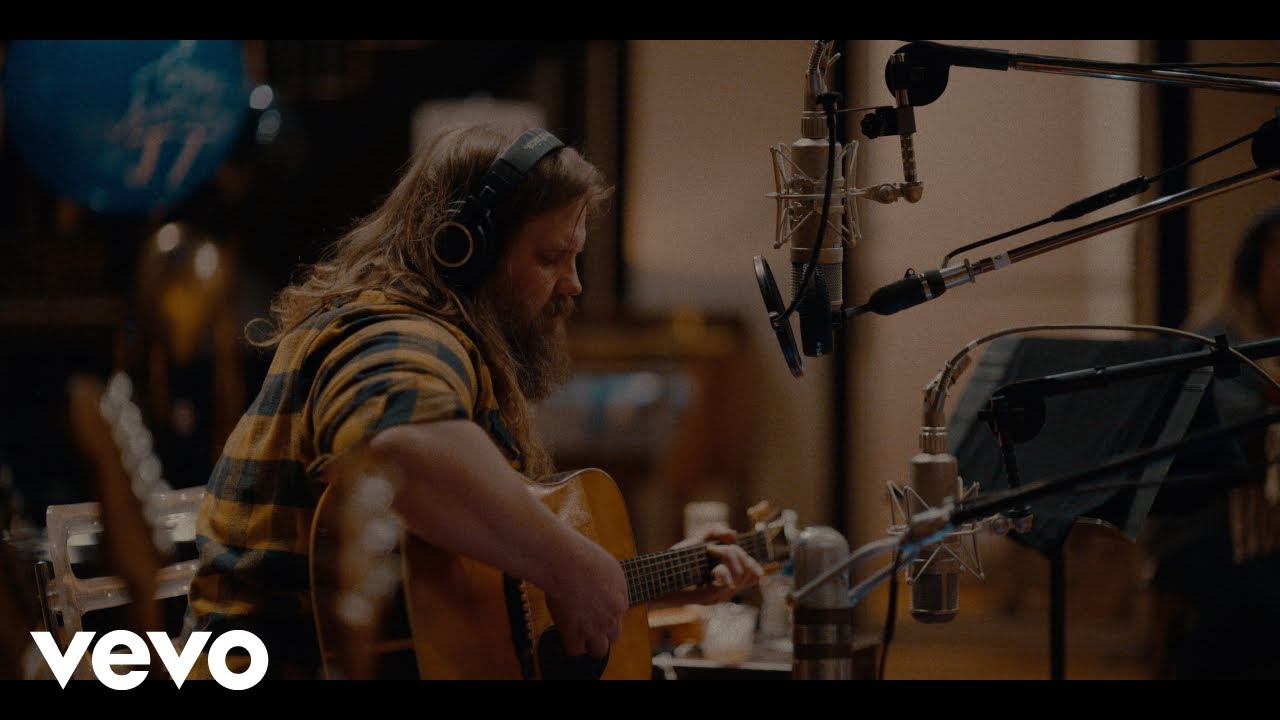 Chris Stapleton in the Broken Halos music video