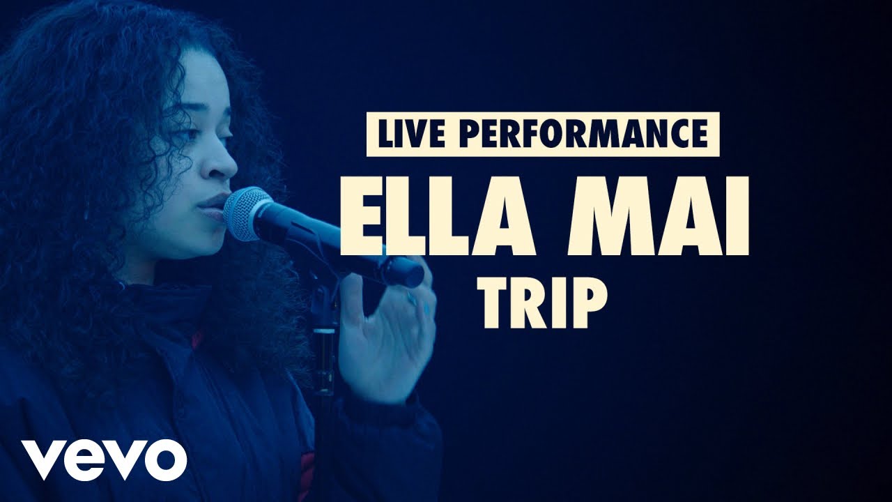 Ella Mai concert performance