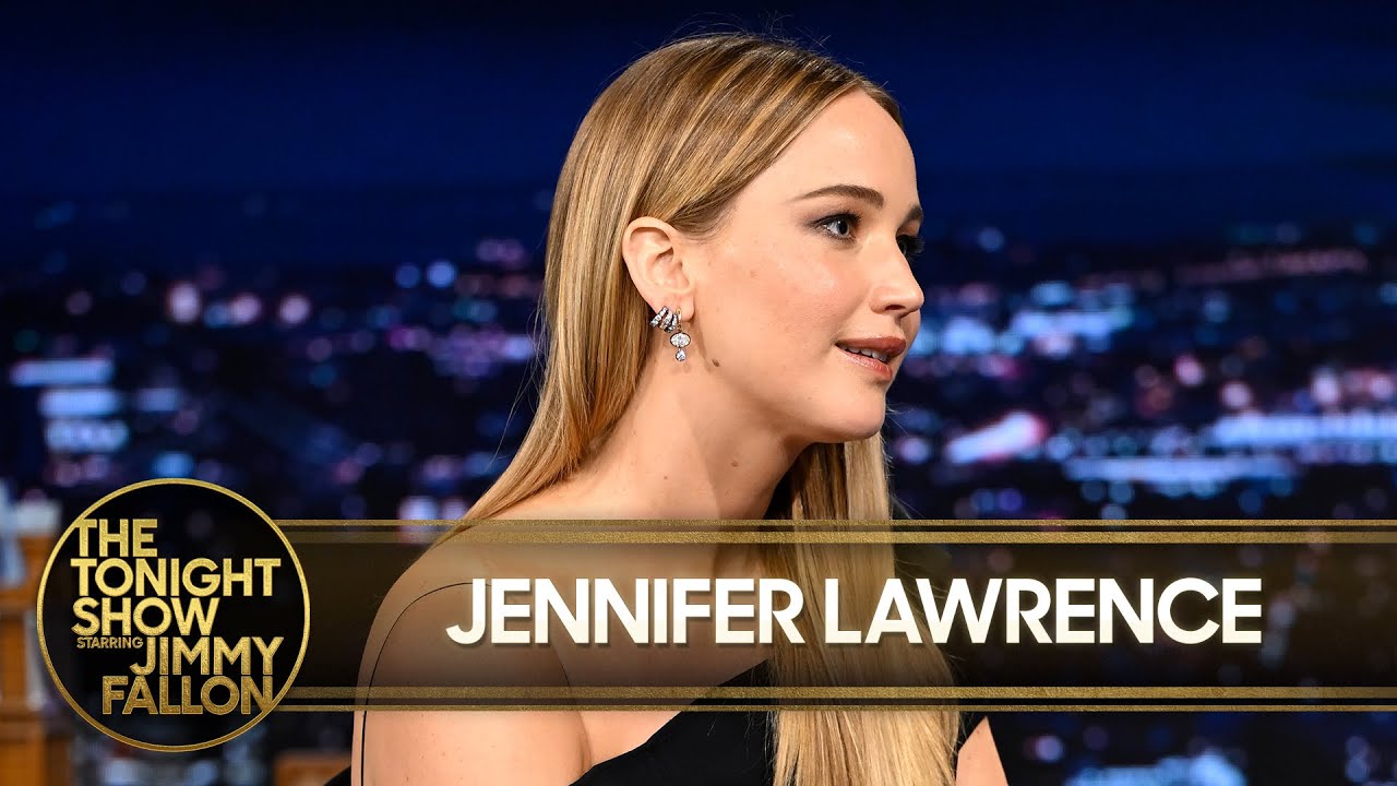 Jennifer Lawrence as Katniss in Hunger Games