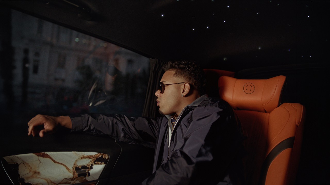 Myke Towers Carita Feliz music video